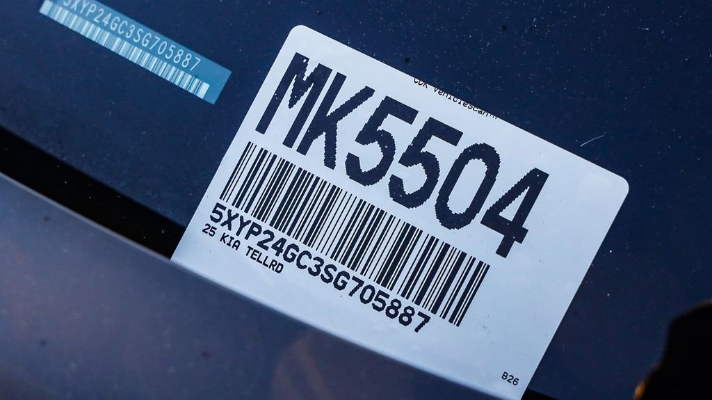 Used 2025 Kia Telluride LX image 33