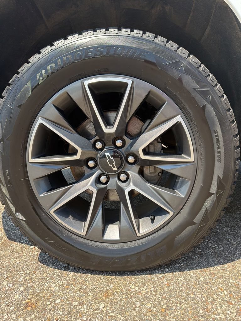 Used 2023 Chevrolet Suburban Z71 AWD/4WD image 10