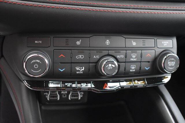 Used 2025 Dodge Durango GT AWD/4WD image 33