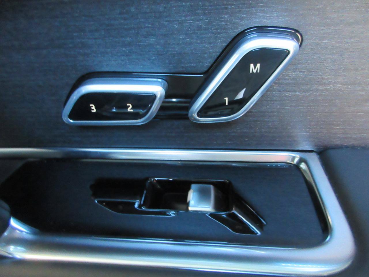 Used 2023 Land Rover Range Rover SE AWD/4WD image 28