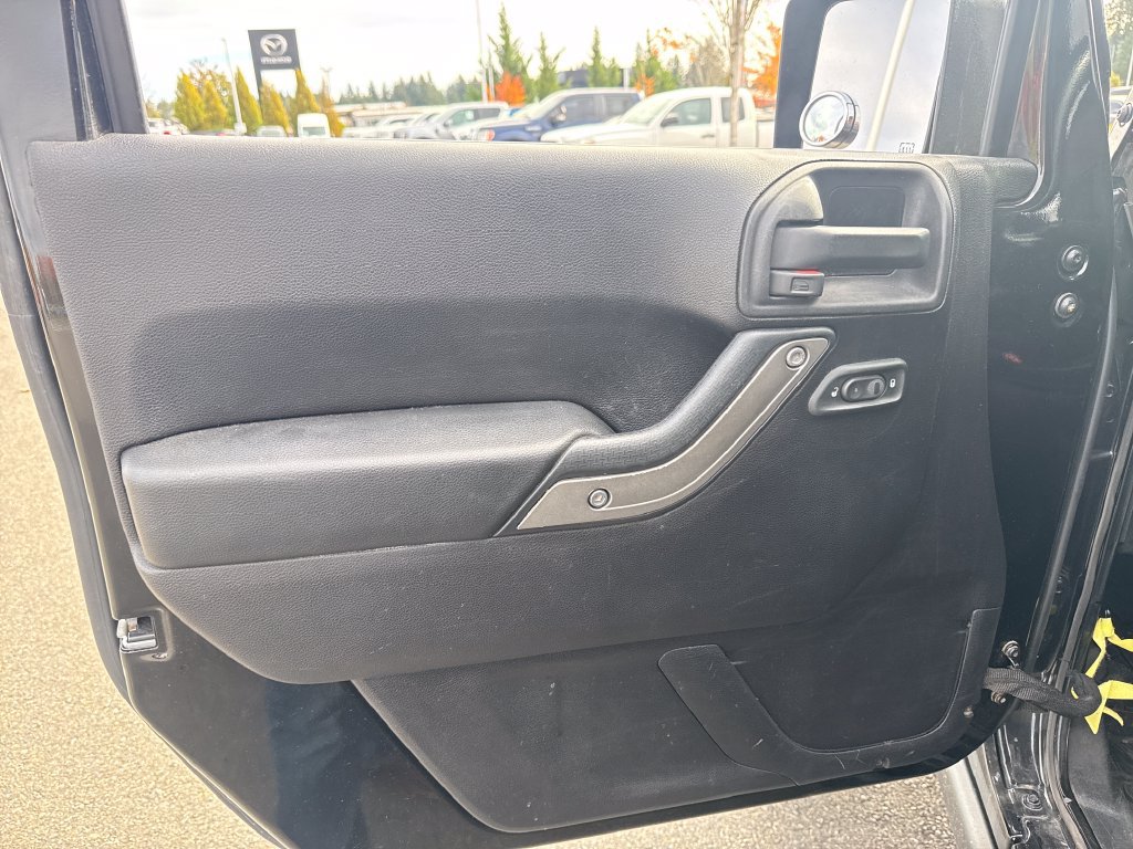 Used 2015 Jeep Wrangler Unlimited Sport AWD/4WD image 16
