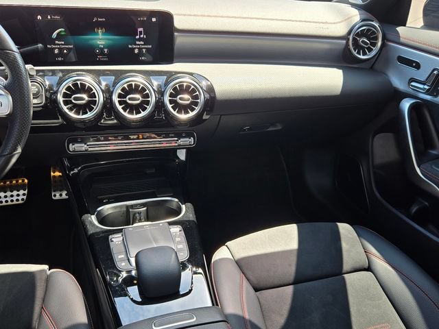 Used 2021 Mercedes-Benz CLA 250 4MATIC image 29
