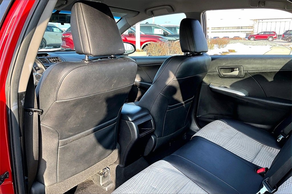 Used 2013 Toyota Camry SE image 32