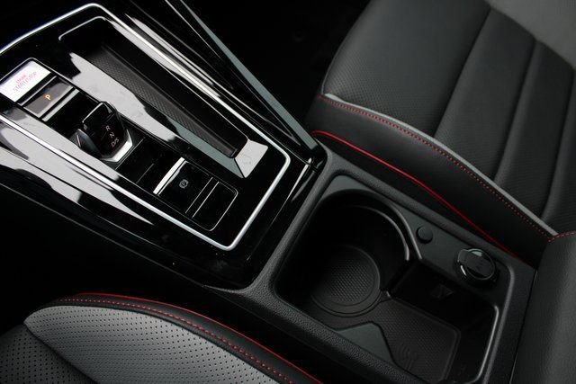 New 2026 Volkswagen GTI SE FWD image 8