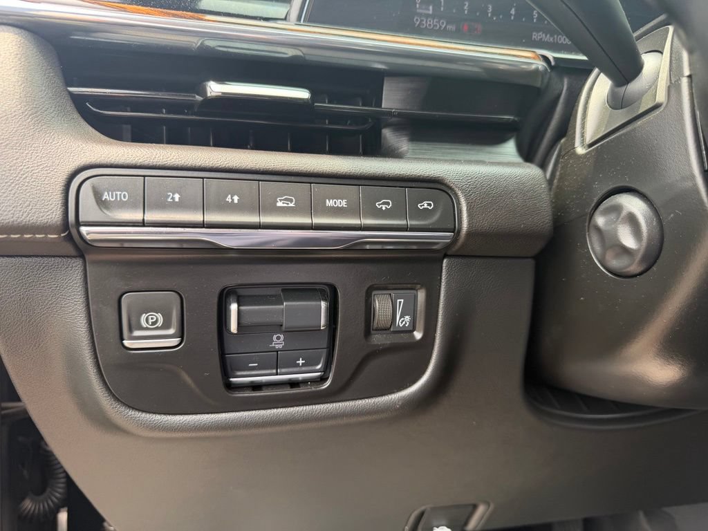 Used 2021 Cadillac Escalade Premium Luxury w/ Driver Assist Tech Package AWD/4WD image 28