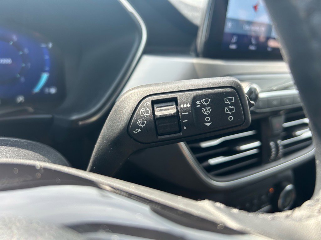 Used 2022 Ford Escape Titanium w/ Class II Trailer Tow Package image 22