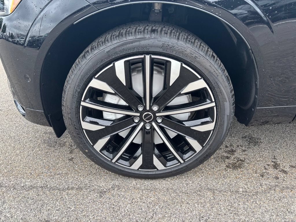 New 2026 Volvo XC60 T8 Ultra w/ Protection Package Premier AWD/4WD image 9