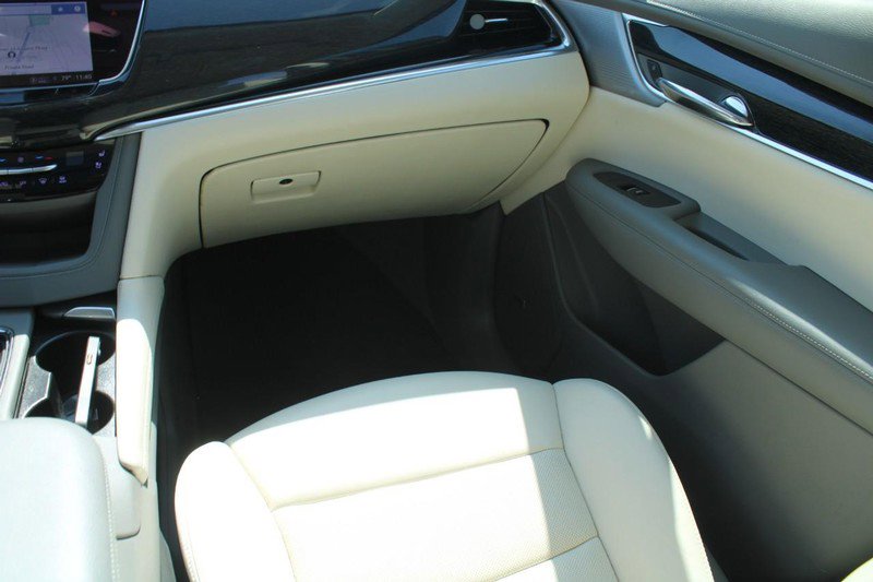 Used 2023 Cadillac XT6 Premium Luxury w/ Technology Package image 14