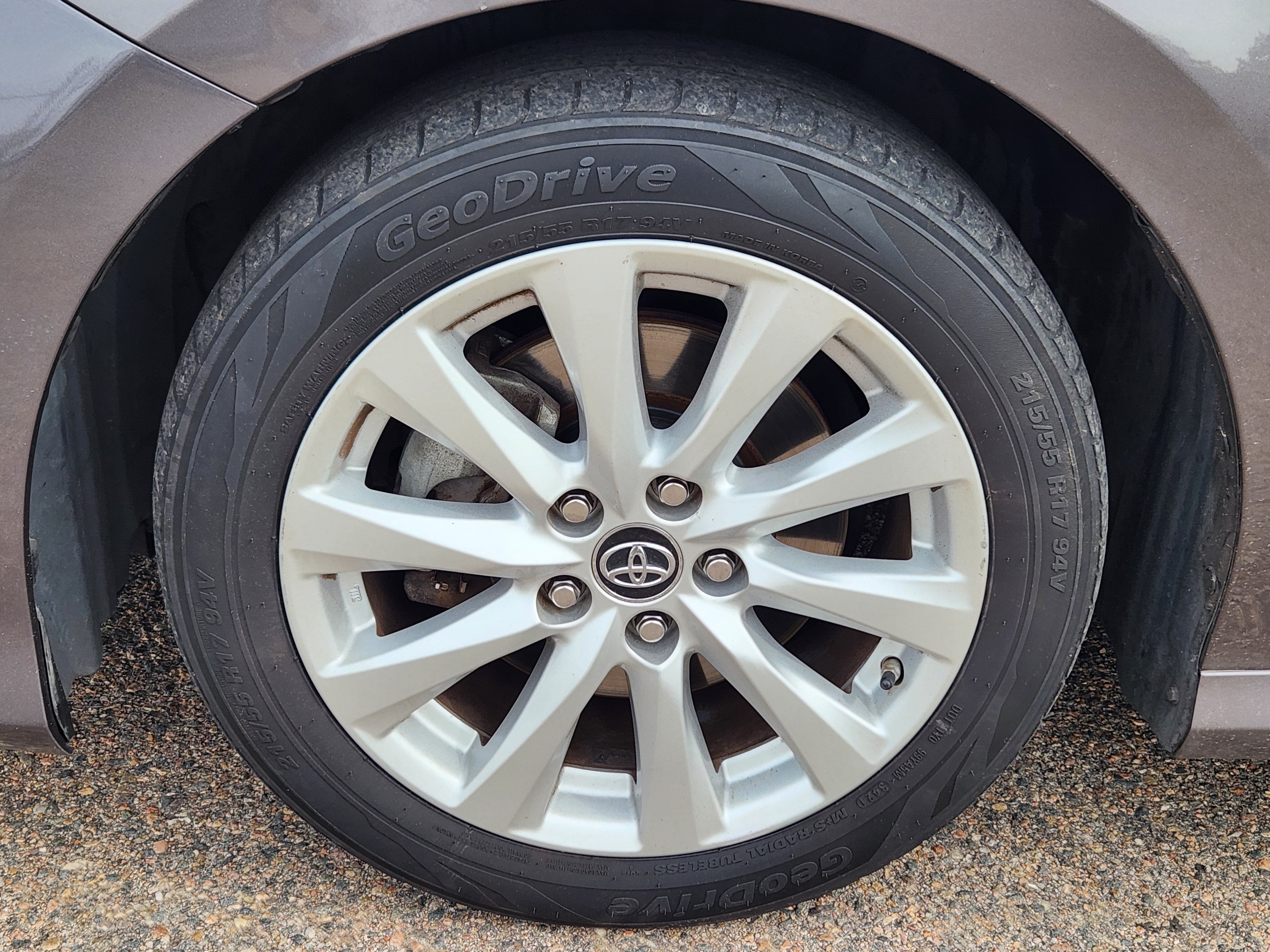 Used 2019 Toyota Camry LE FWD image 7