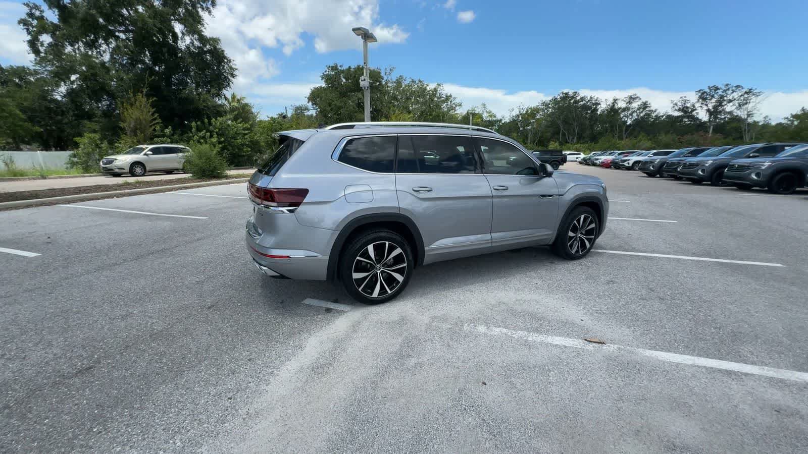 Used 2026 Volkswagen Atlas SEL Premium R-Line AWD/4WD image 8