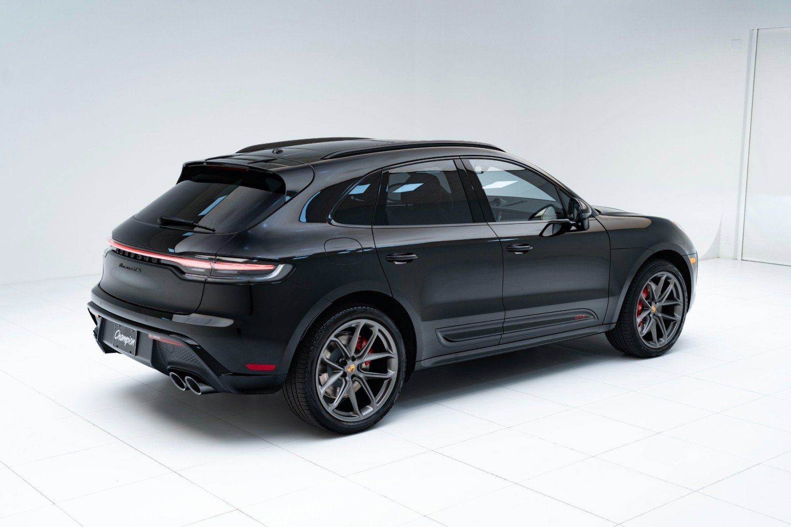 New 2026 Porsche Macan GTS image 9