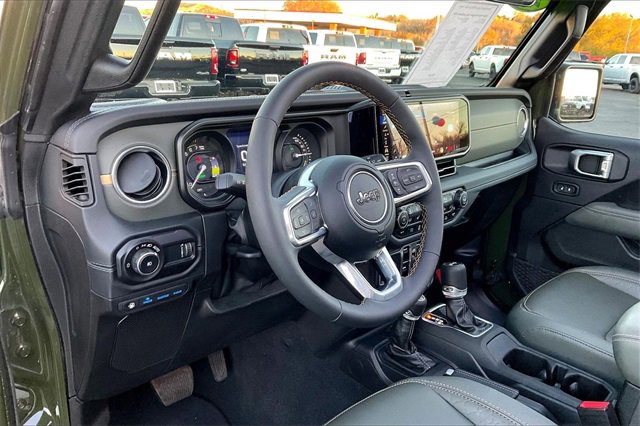 Used 2024 Jeep Wrangler High Altitude image 13