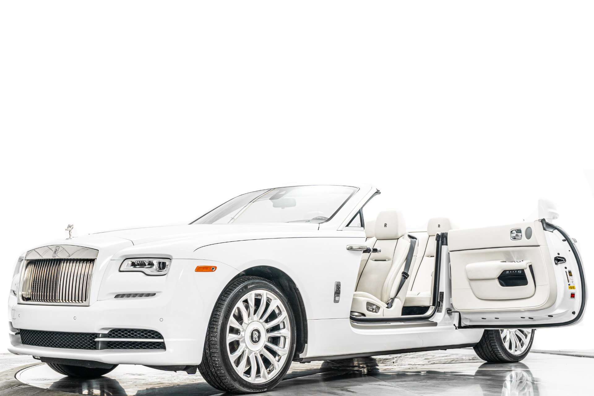 Used 2020 Rolls-Royce Dawn RWD image 32
