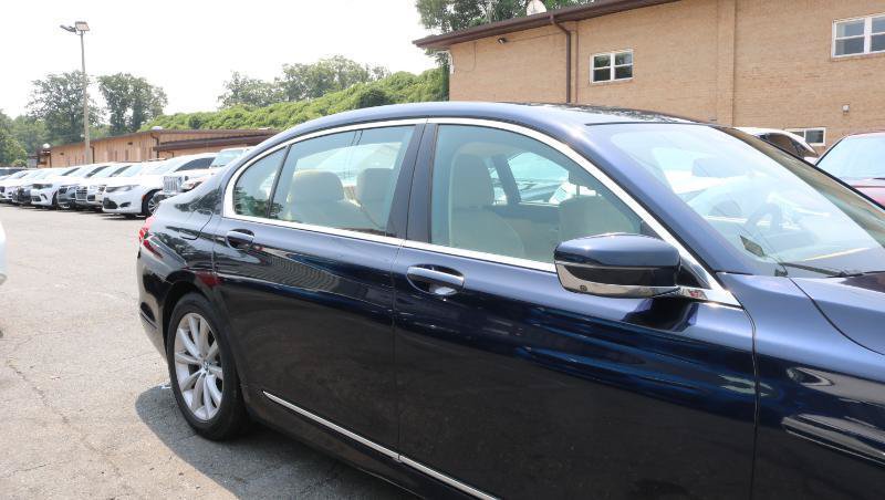 Used 2016 BMW 740i RWD image 8