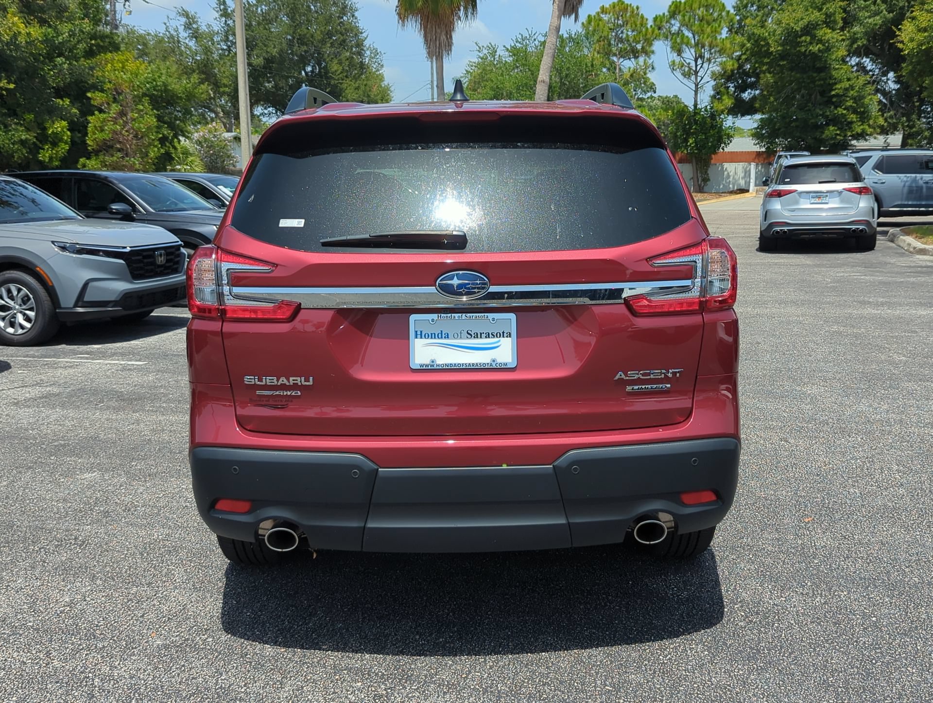 Used 2025 Subaru Ascent Limited w/ Popular Package #2 AWD/4WD image 7