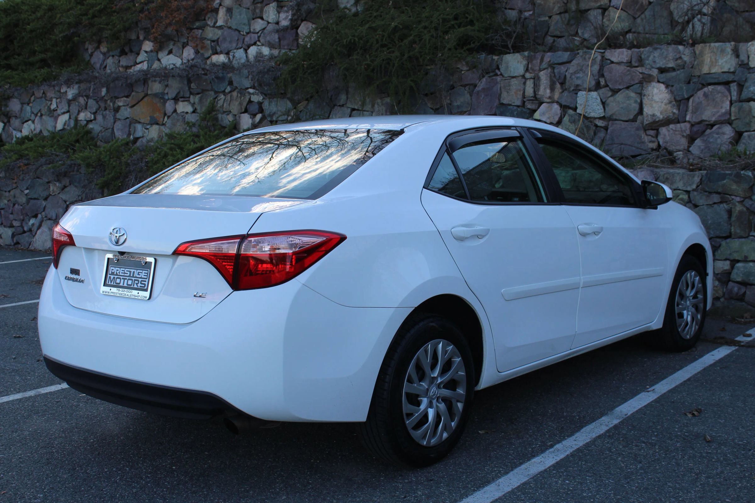 Used 2018 Toyota Corolla LE FWD image 9