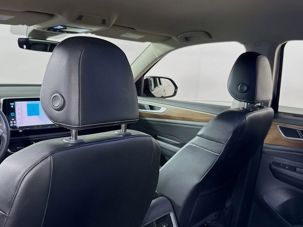 Used 2024 Volkswagen Atlas SE image 28