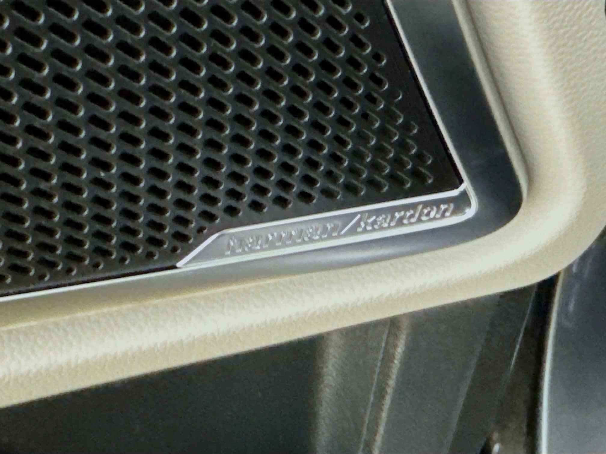 Used 2021 Kia Telluride SX w/ SX Prestige Package AWD/4WD image 4