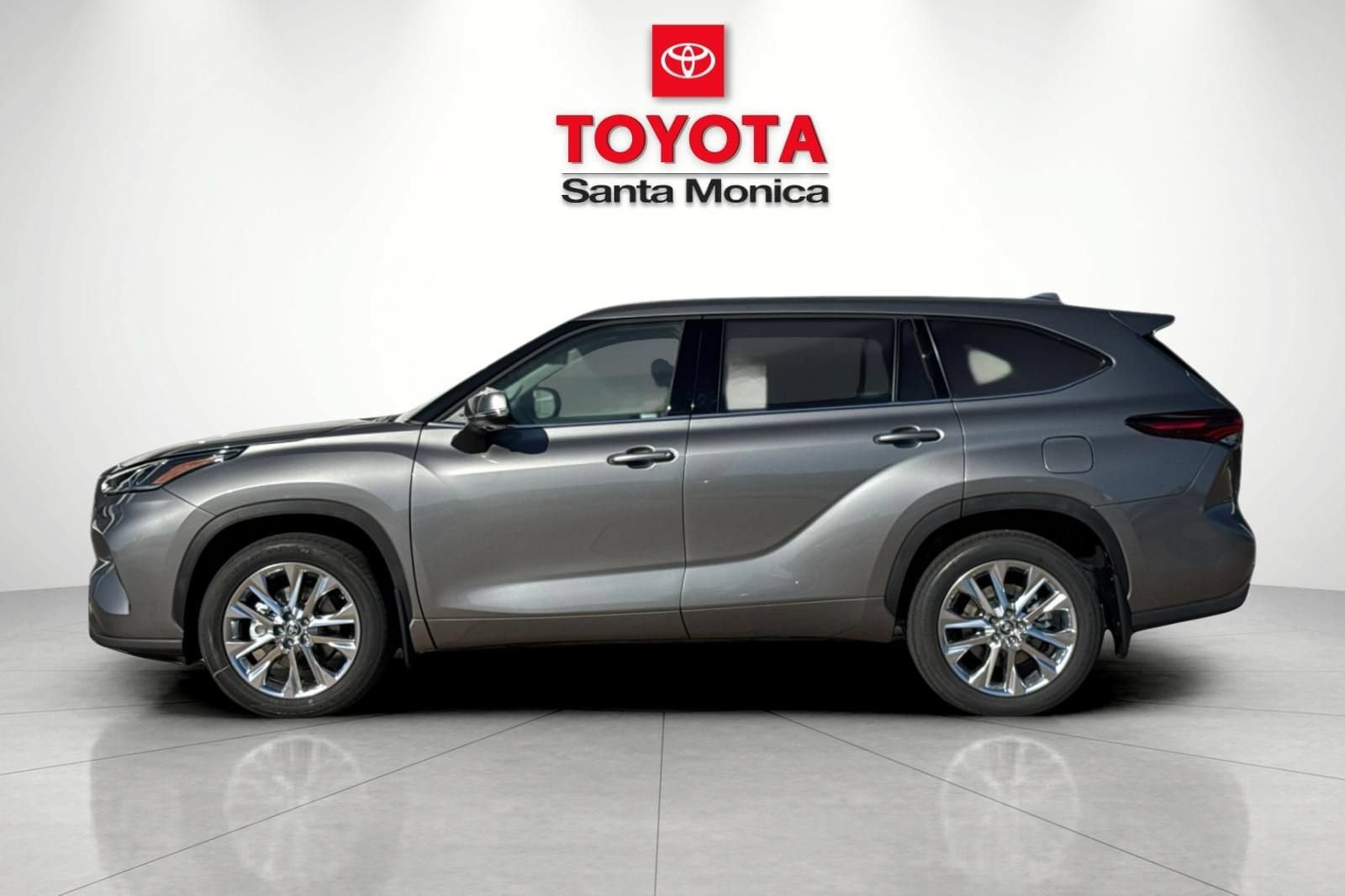 New 2026 Toyota Highlander Limited AWD/4WD image 8