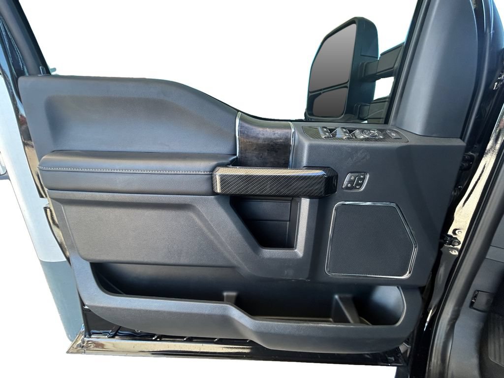Used 2022 Ford F250 Lariat w/ Lariat Ultimate Package AWD/4WD image 18