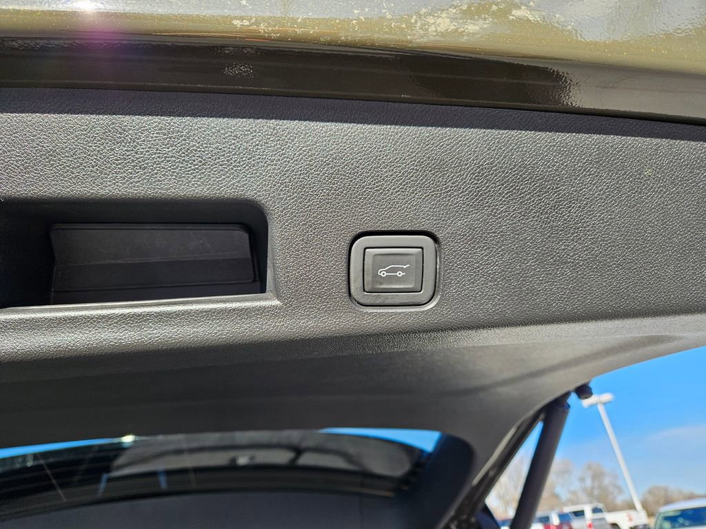 Used 2024 GMC Acadia AT4 w/ Super Cruise Package image 30