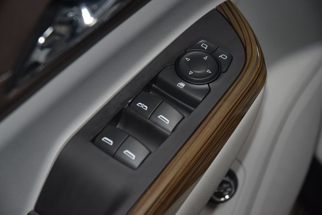 Used 2021 GMC Acadia SLE w/ Driver Convenience Package FWD image 48