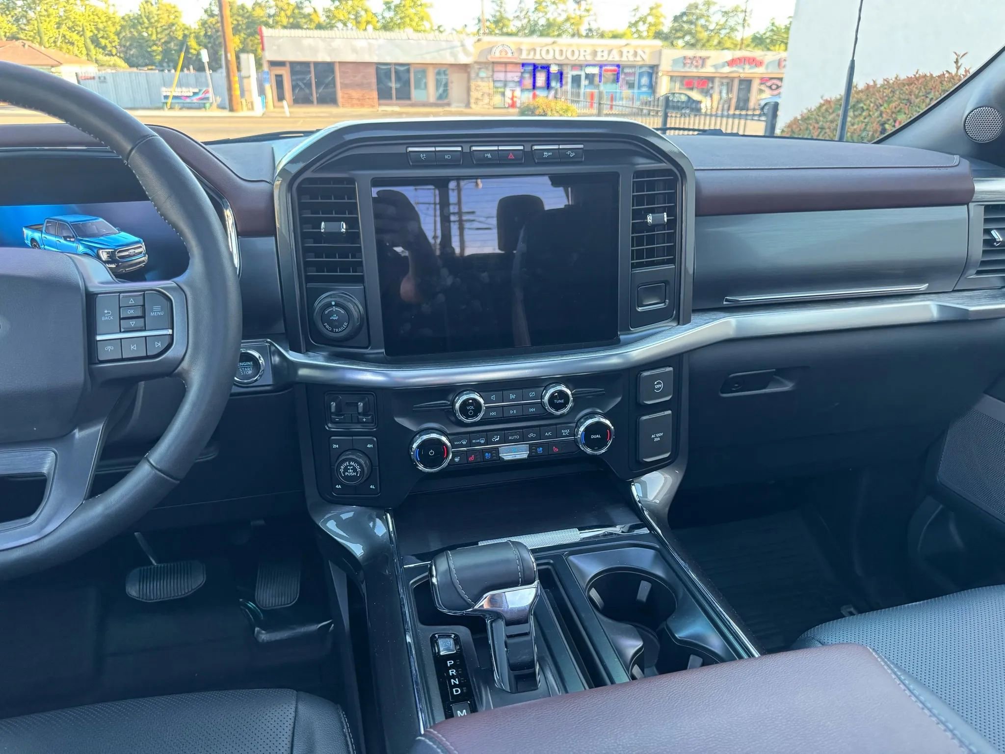 Used 2023 Ford F150 Lariat w/ Max Trailer Tow Package image 22