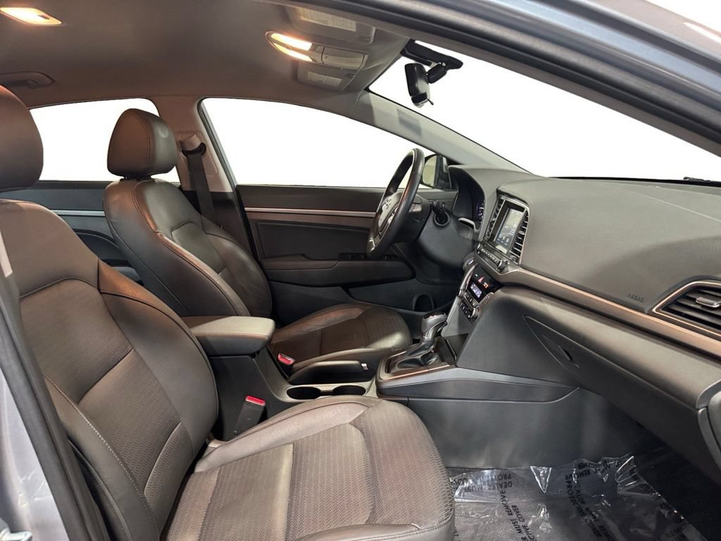 Used 2017 Hyundai Elantra Limited FWD image 12