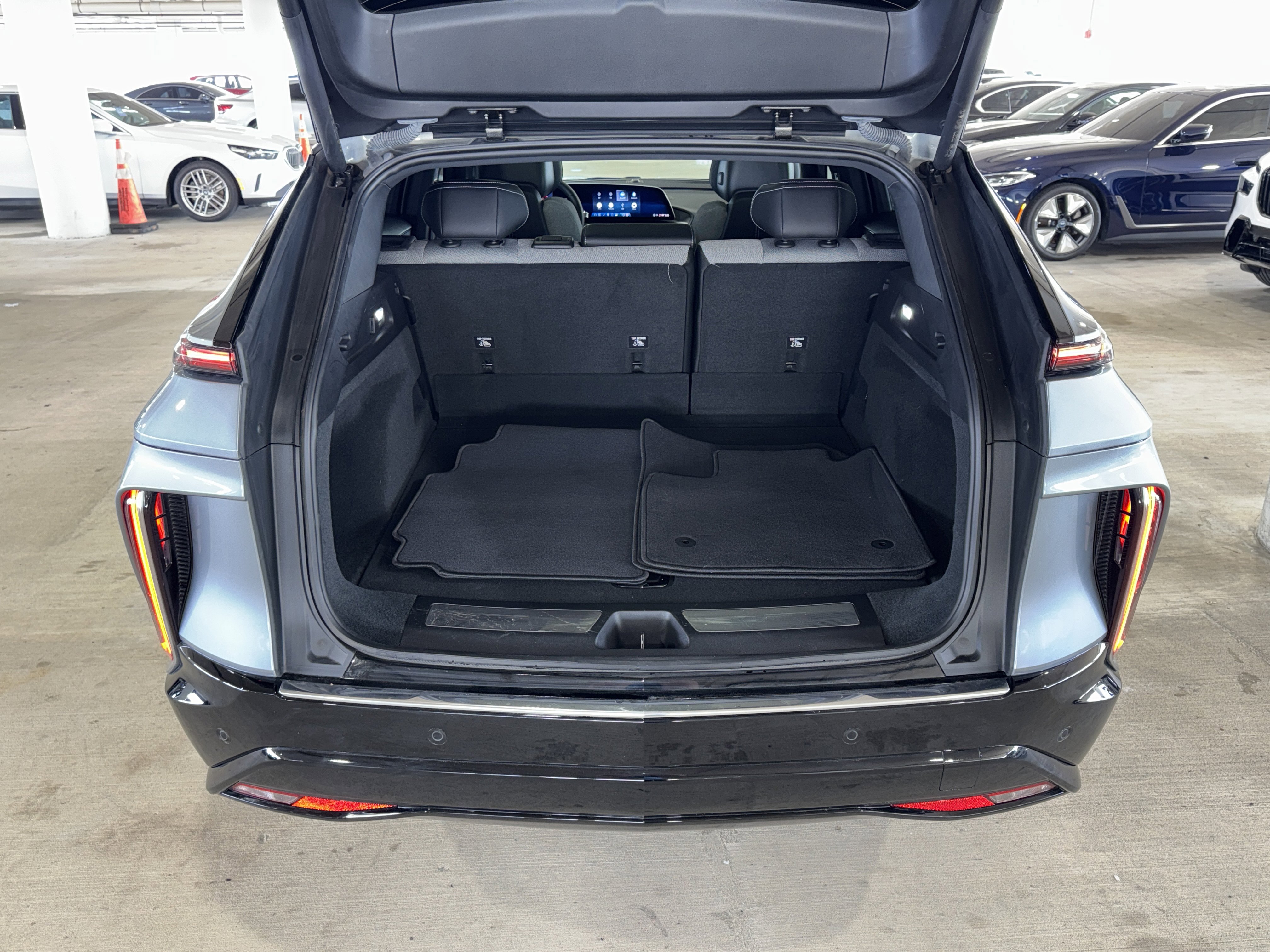 Used 2024 Cadillac Lyriq Tech w/ Driver Assist Package image 13