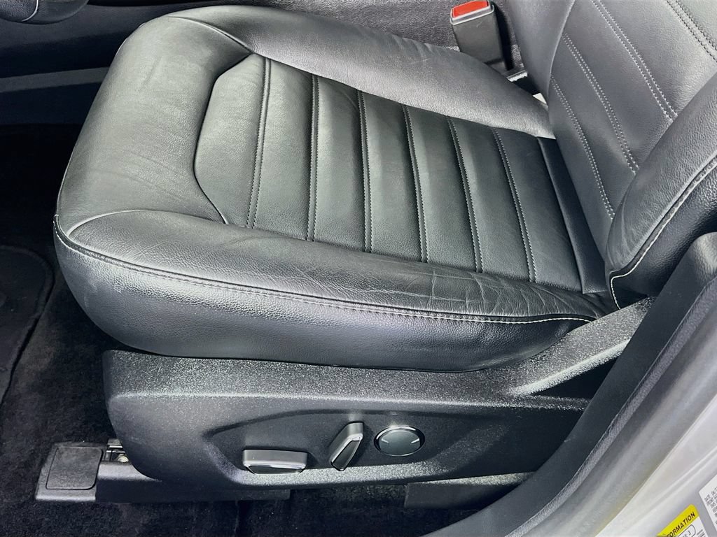 Used 2017 Ford Fusion Energi SE FWD image 19
