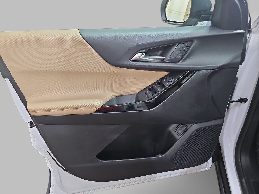 Certified 2025 Chevrolet Equinox ACTIV w/ Safety and Technology Package AWD/4WD image 33