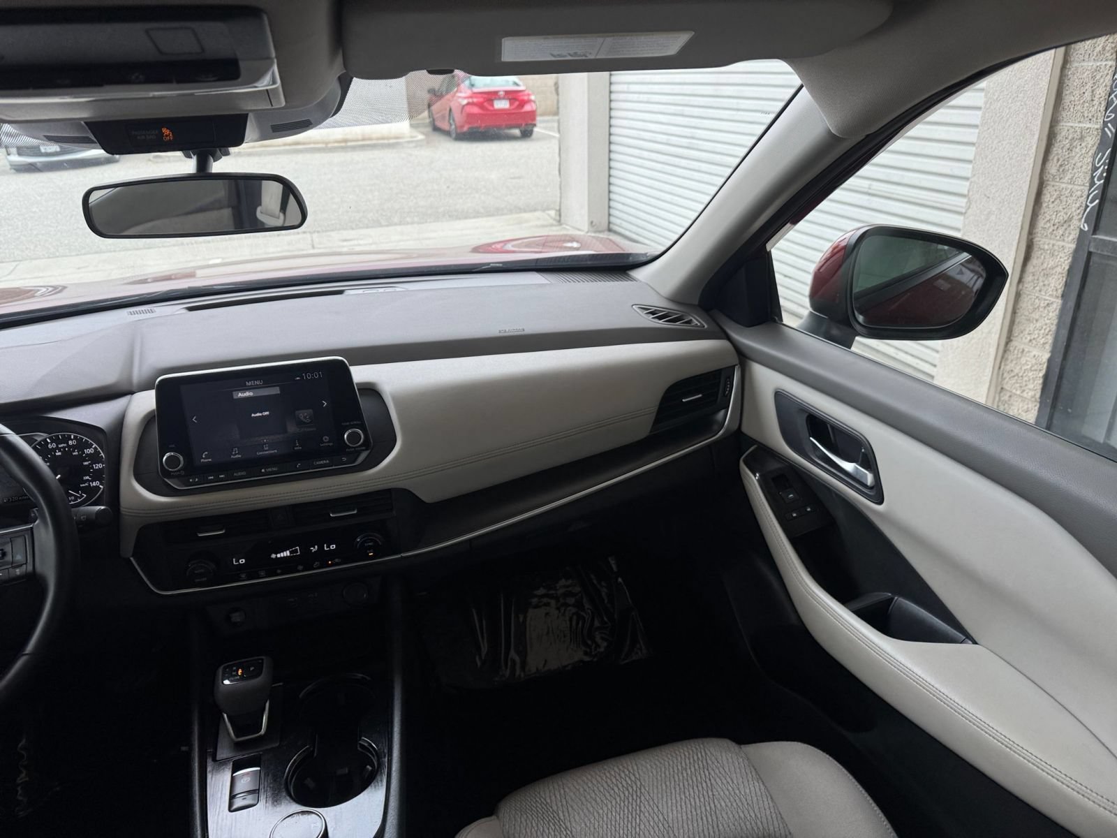 Used 2025 Nissan Rogue SV AWD/4WD image 36