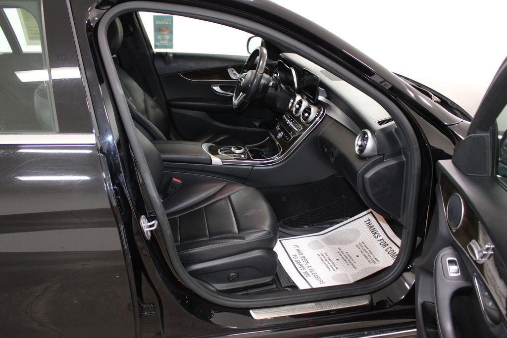 Used 2019 Mercedes-Benz C 300 Sedan image 24