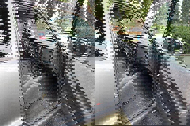 Used 2004 Dodge Dakota SLT w/ Deluxe Convenience Group image 9