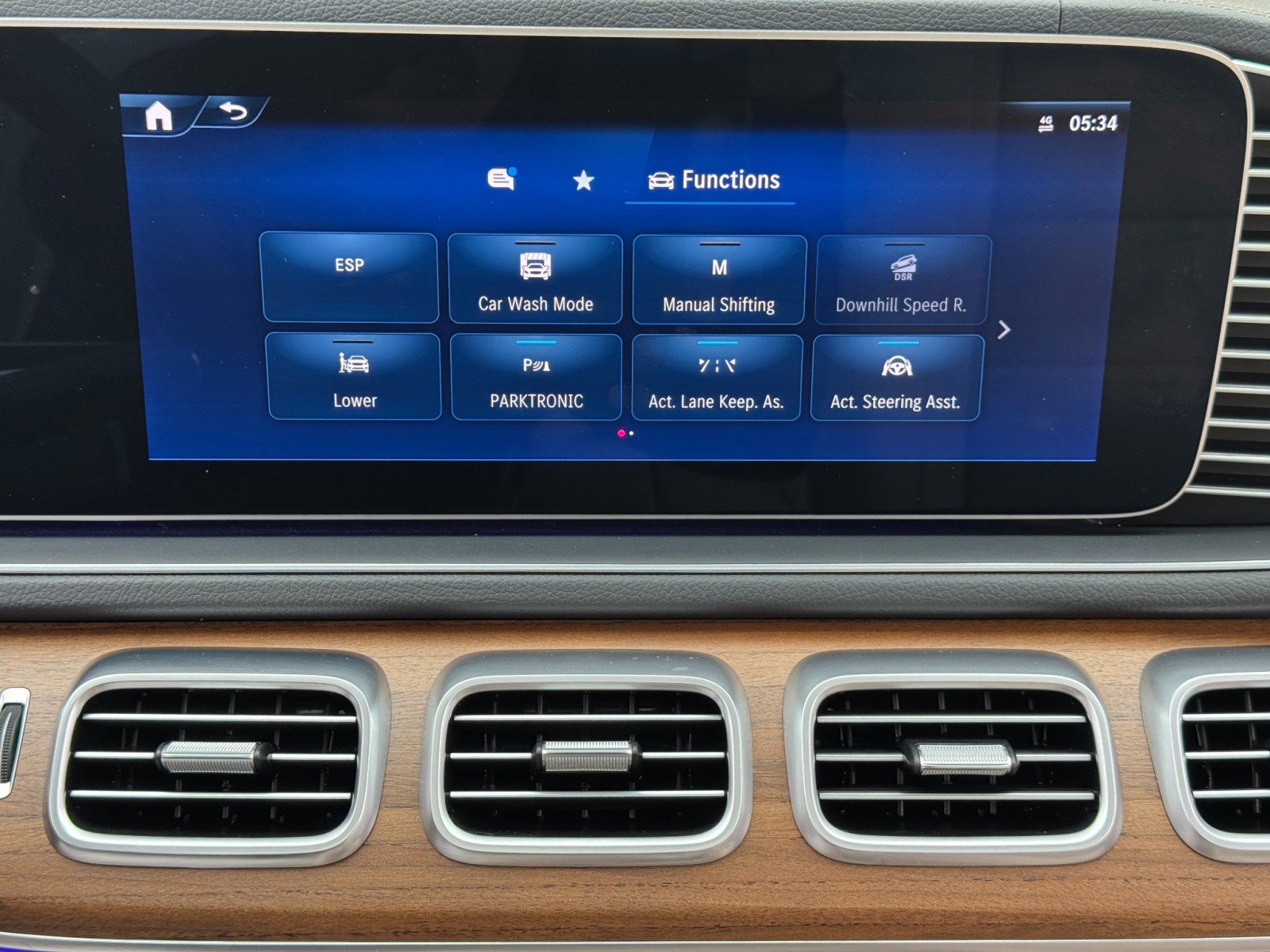 Used 2024 Mercedes-Benz GLS 450 4MATIC image 36