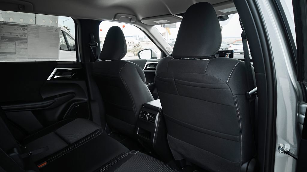 New 2026 Mitsubishi Outlander ES FWD image 19