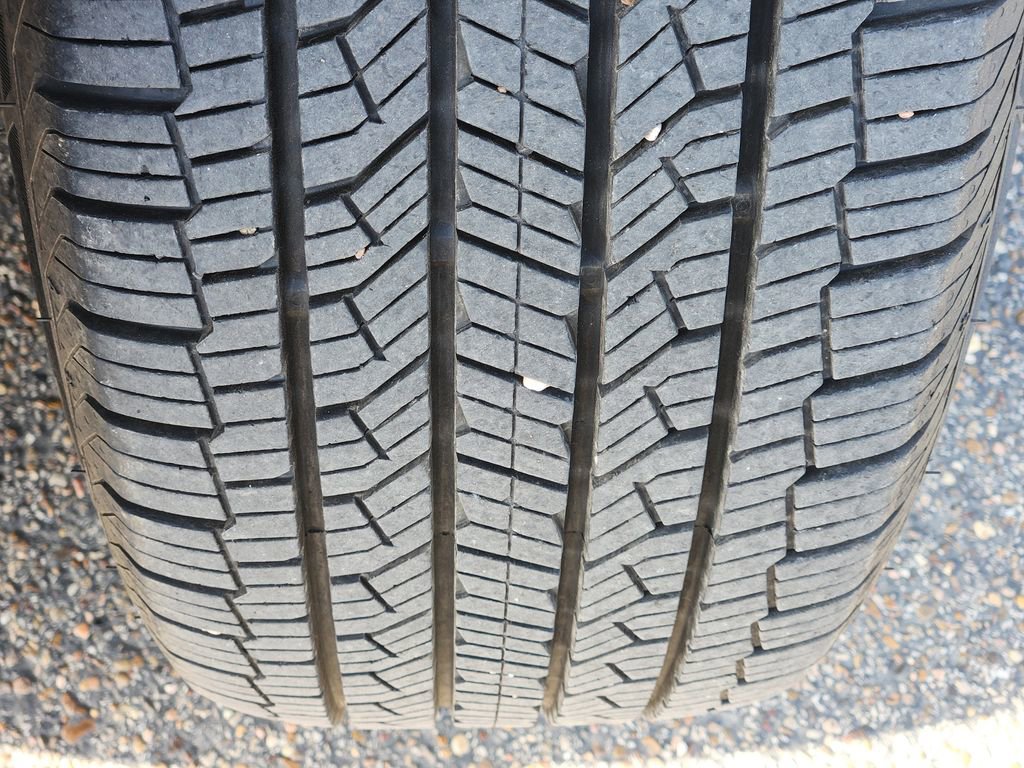 Used 2021 GMC Acadia Denali w/ Denali Technology Package image 10