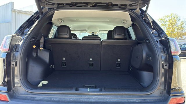 Used 2019 Jeep Cherokee Limited AWD/4WD image 28