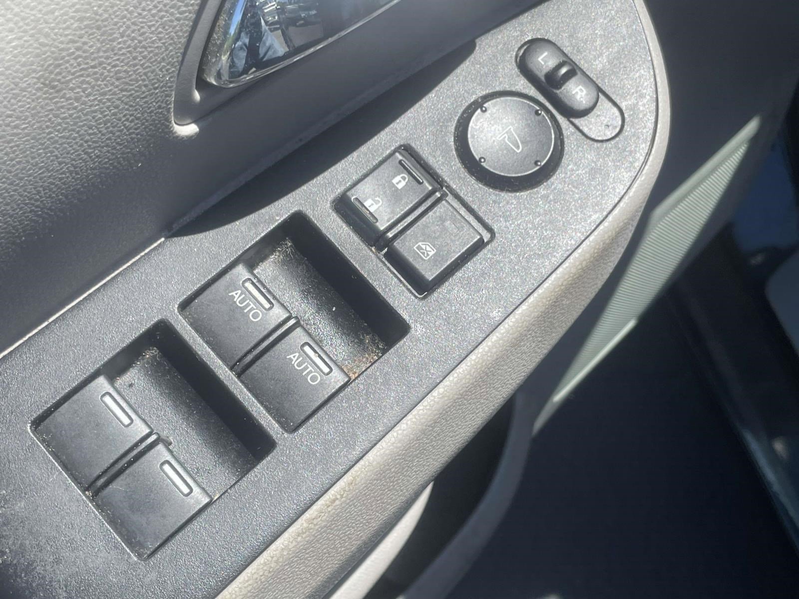 Used 2014 Honda Odyssey Touring Elite image 16
