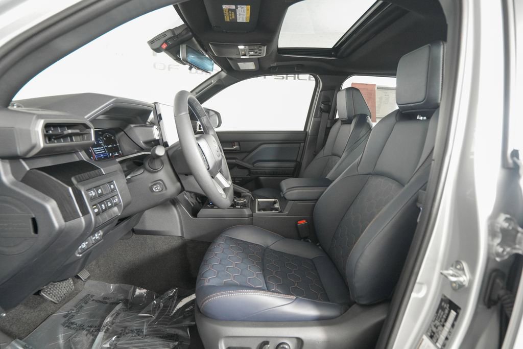 Used 2025 Toyota 4Runner Platinum AWD/4WD image 9