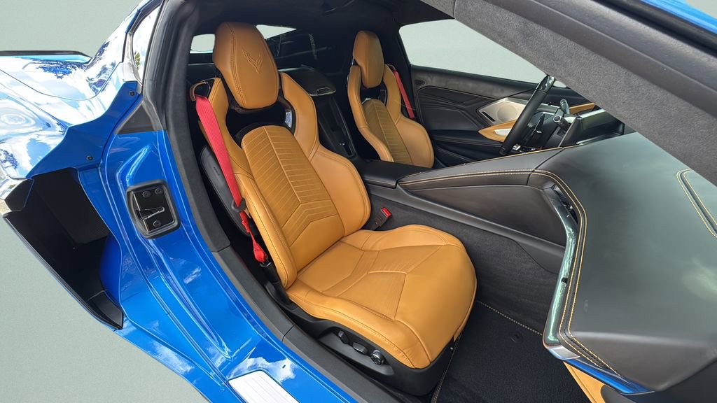Used 2025 Chevrolet Corvette Z06 image 19
