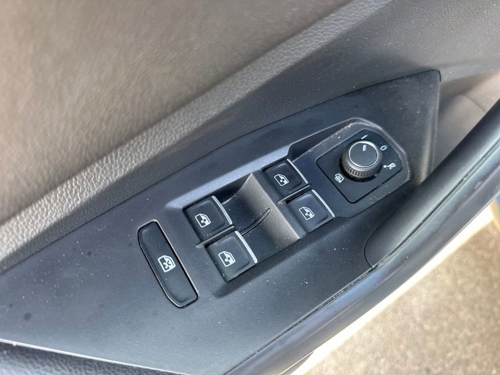 Used 2025 Volkswagen Jetta Sport FWD image 40