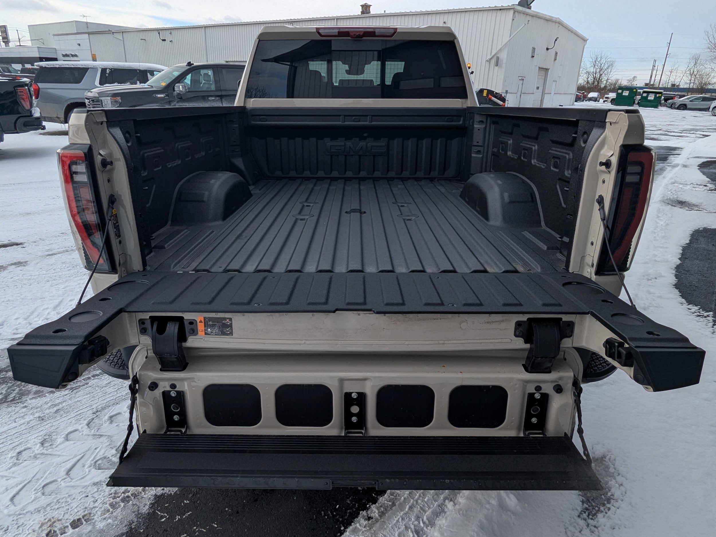 New 2026 GMC Sierra 2500 AT4 w/ AT4 Premium Plus Package AWD/4WD image 5