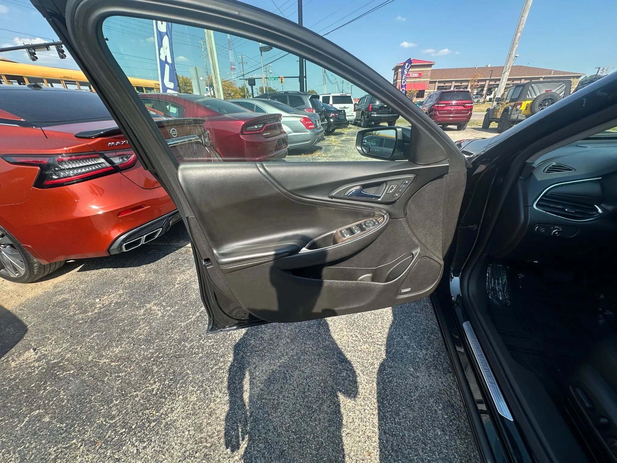 Used 2017 Chevrolet Malibu Premier w/ Premier Sun and Wheel Package image 14