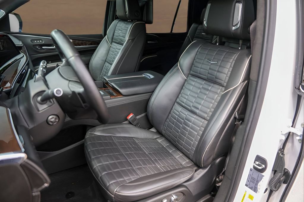 Used 2023 Cadillac Escalade Sport Platinum w/ LPO, ONYX Package image 7