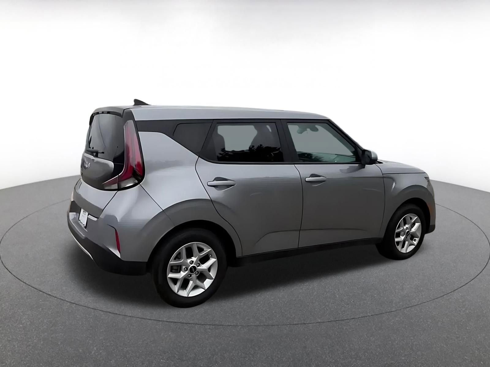 Used 2025 Kia Soul LX w/ LX Technology Package image 14