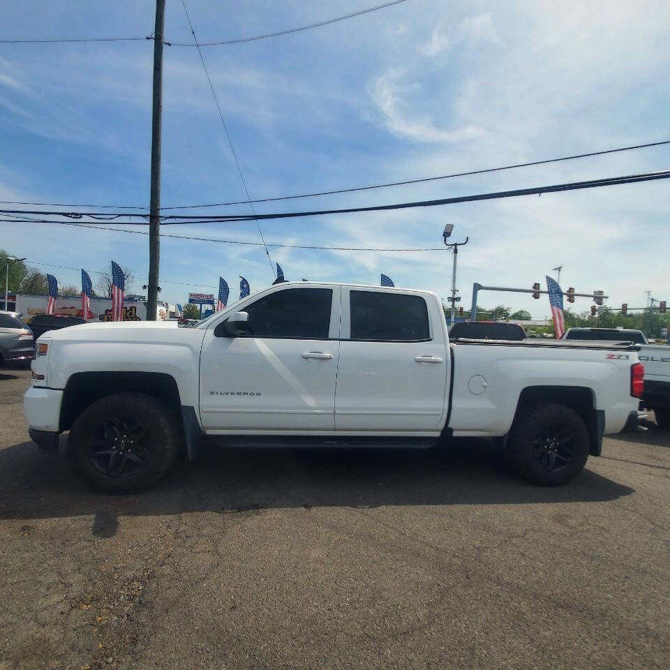 Used 2017 Chevrolet Silverado 1500 LT w/ All Star Edition image 2