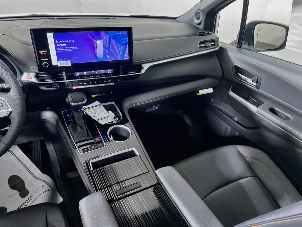 New 2026 Toyota Sienna XLE Woodland Edition AWD/4WD image 18