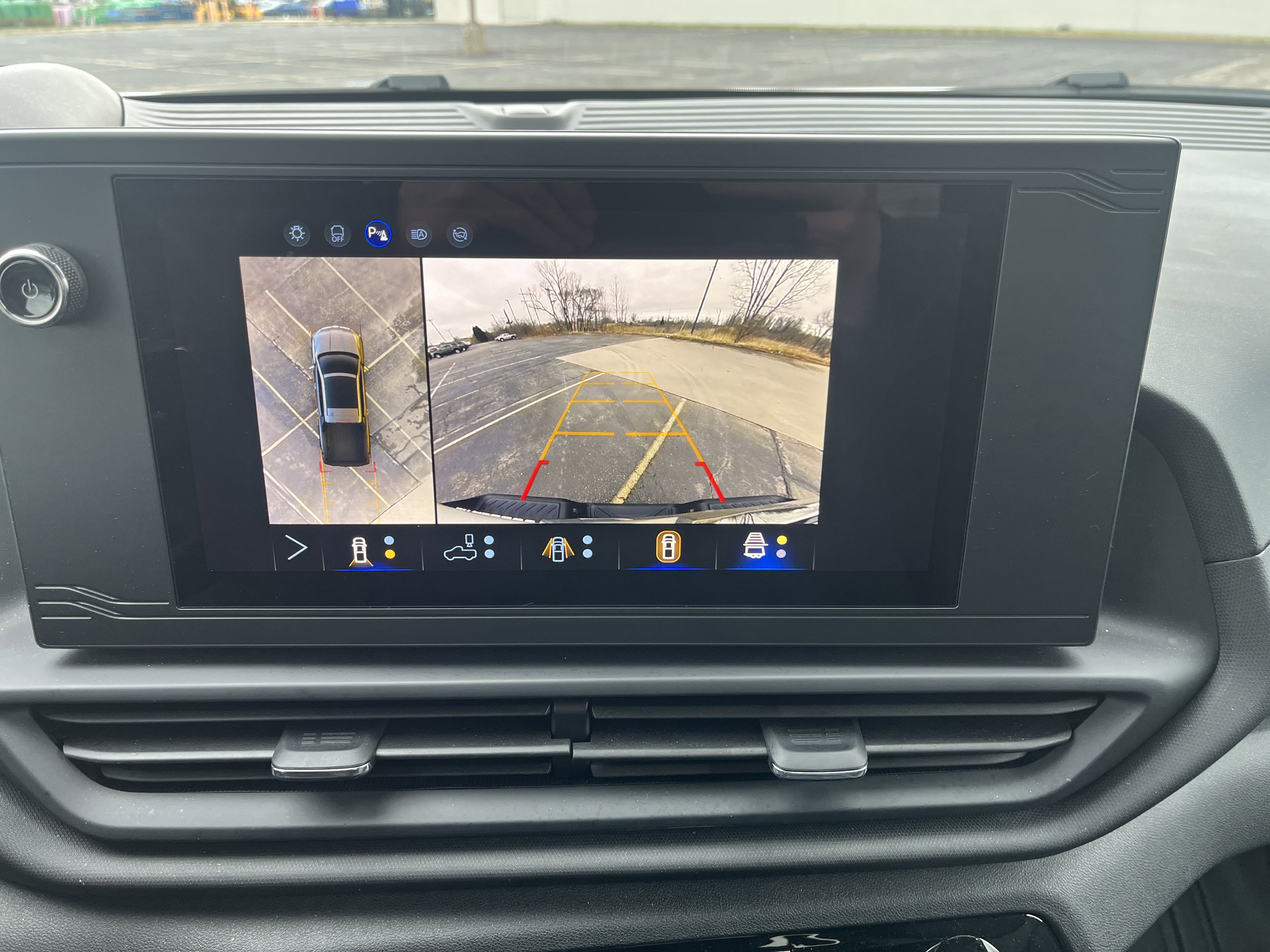 Used 2025 Chevrolet Silverado EV W/T AWD/4WD image 27