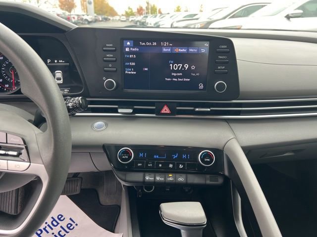 Used 2023 Hyundai Elantra SEL image 16